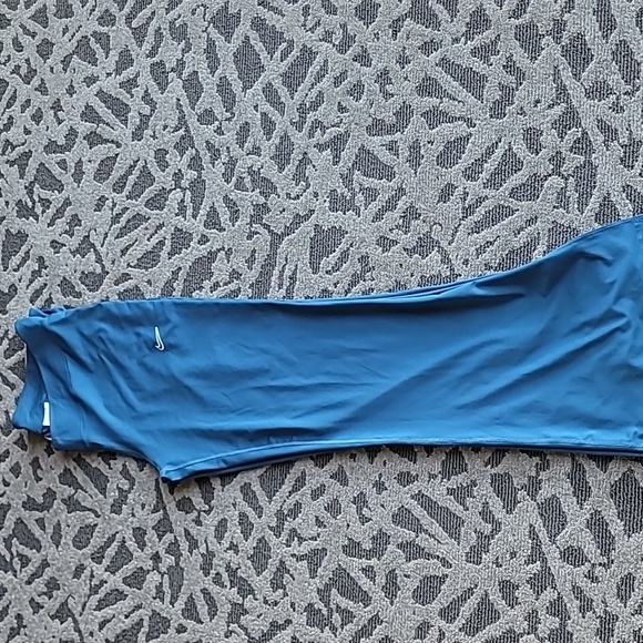 NEW w/tag NIKE TIGHT FIT MID RISE LEGGINGS with FLARE BOTTOM - Picture 3 of 7